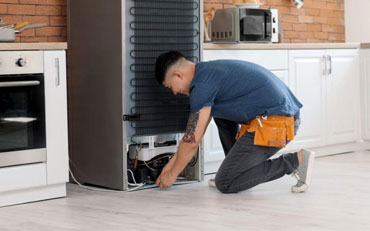 Refrigerator repair service